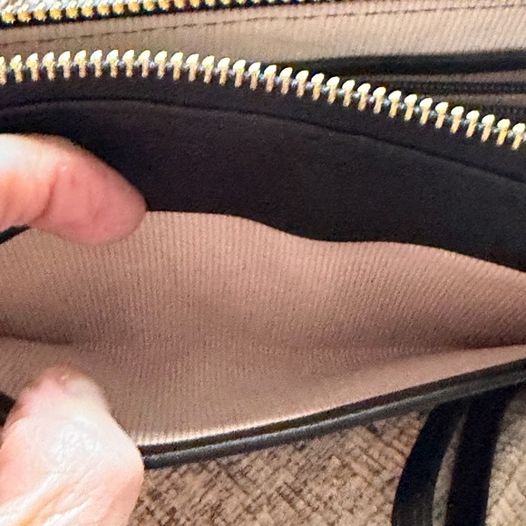 Margot NY Gabby NWOT Black Textured Leather Wristlet/Wallet 8x4.5 - Picture 7 of 12